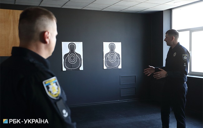 &quot;Сталева дисципліна&quot;: фоторепортаж із першого випуску Академії патрульної поліції в Києві